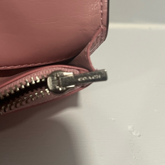 Coach Pink Leather Envelope Card Case | Elegant & Compact - Picture 12 of 13